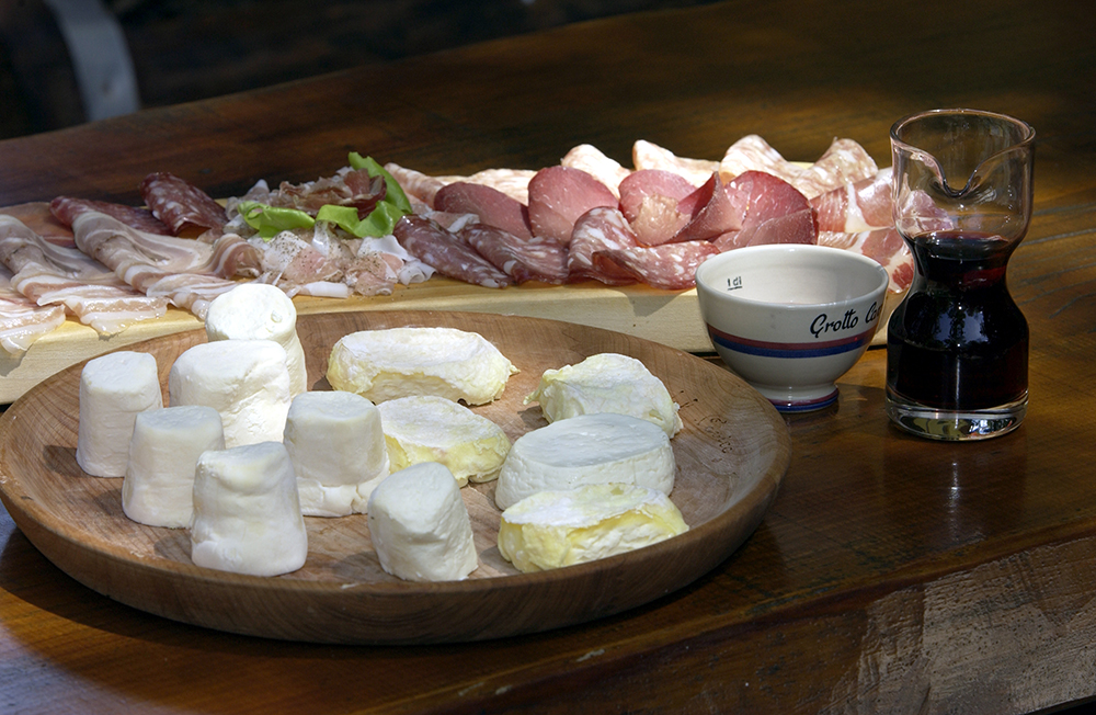 Formaggi e salumi - Grotto del Cavicc - Montagnola